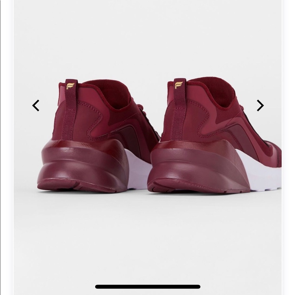 Fabletics Performance Sneaker